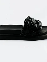 Čierne dámske šľapky so zapleteným pásikom (XA-137)