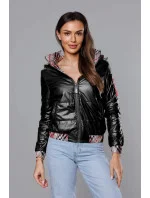 Krátka čierna dámska bunda s ozdobným lemovaním (B8030-1)