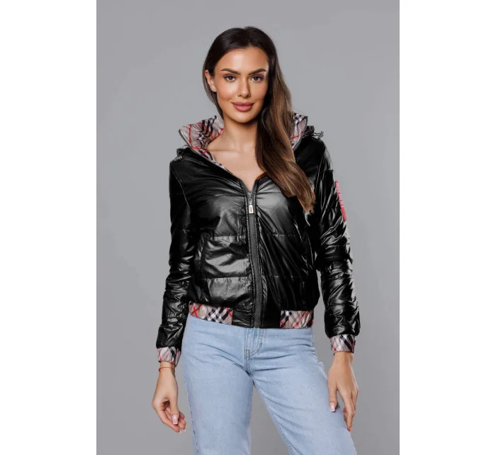 Krátka čierna dámska bunda s ozdobným lemovaním (B8030-1)