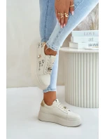 Dámske kožené tenisky s platformou a odznakom Vinceza Badge Beige Dámske kožené tenisky s platformou a odznakom Vinceza Badge Beige