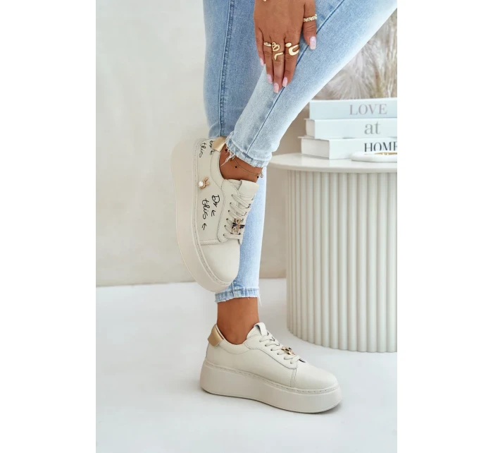 Dámske kožené tenisky s platformou a odznakom Vinceza Badge Beige Dámske kožené tenisky s platformou a odznakom Vinceza Badge Beige