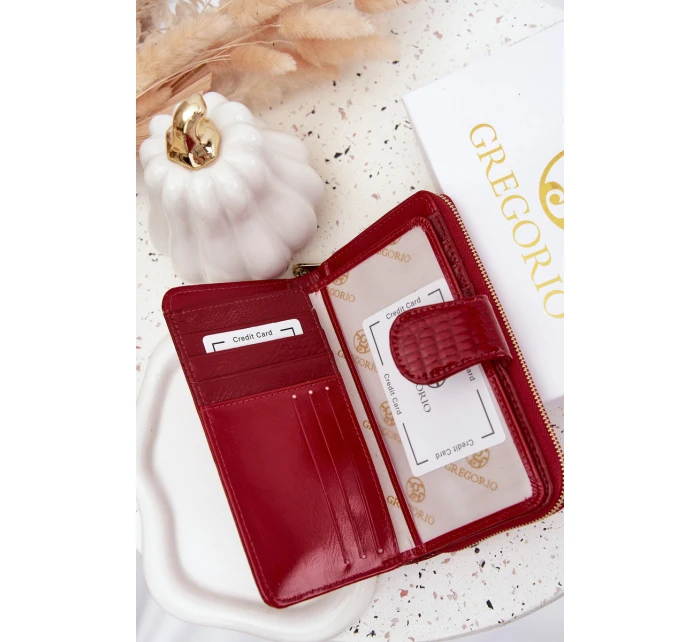 Lakovaná dámska peňaženka s reliéfom a zlatými detailmi Evlinne - červená