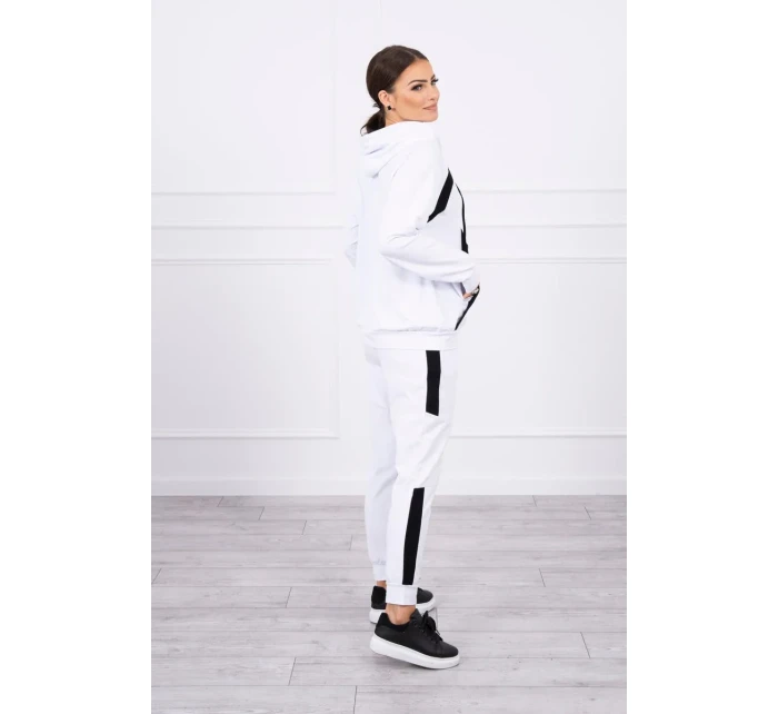 Pruhovaná športová súprava biela Pruhovaná športová súprava biela