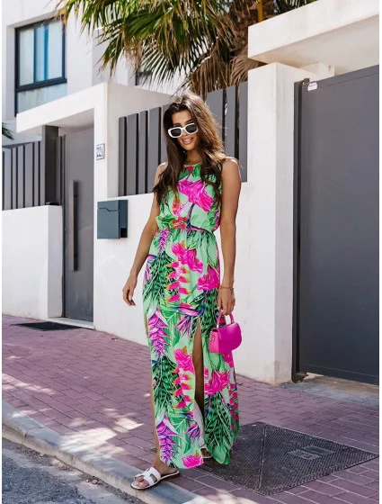 Dámske dlhé zelené šaty s elastickým pásom (8183) Dámske dlhé zelené šaty s elastickým pásom (8183)