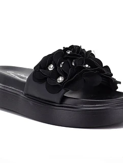 D&A by S.Barski MR61-9015 Dámske žabky s kvetinovou platformou v čiernej farbe