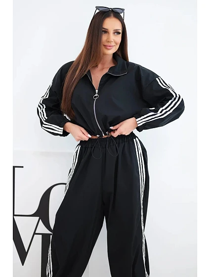 Dámska bavlnená súprava s nohavicami v štýle oversized a kontrastnými pruhmi, čierna Dámska bavlnená súprava s nohavicami v štýle oversized a kontrastnými pruhmi, čierna