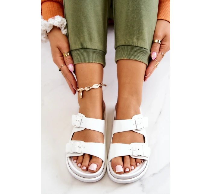 Gumové pantofle se sponou Bíle Corina Gumové pantofle se sponou Bíle Corina