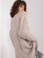 Béžový dámsky sveter s káblovými úpletmi