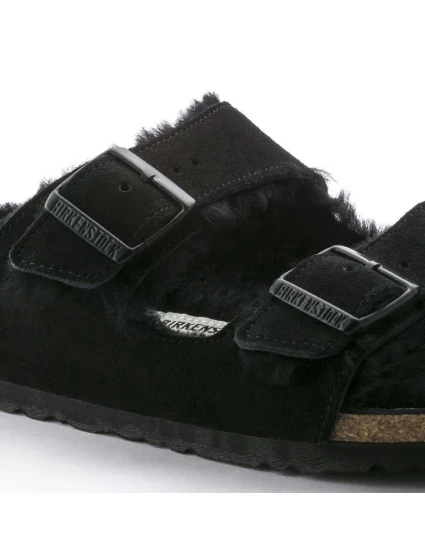 Dámské zateplené žabky s ovčí vlnou Arizona VL Black semišová kůže regular wide dámské model 20693883 - Birkenstock