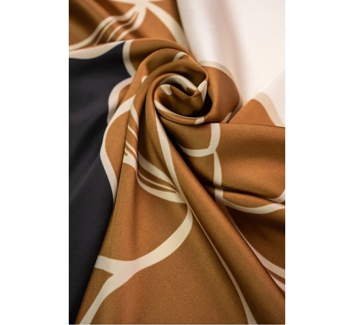 Šatka Art Of Polo 25270 Saténová maková Šatka Art Of Polo 25270 Saténová maková