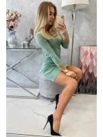 Přiléhavé šaty s výstřihem tmavě mátové Přiléhavé šaty s výstřihem tmavě mátové