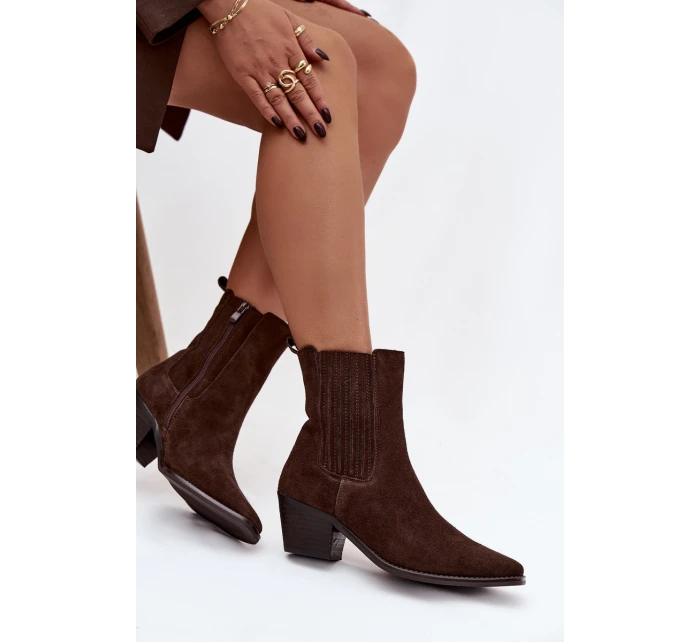 Semišové dámské boty na podpatku zateplené hnědé model 21747763 - Boto