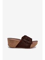 Kožené semišové dámské pantofle na platformě s ozdobným květinou Zazoo 40312 Hnědé