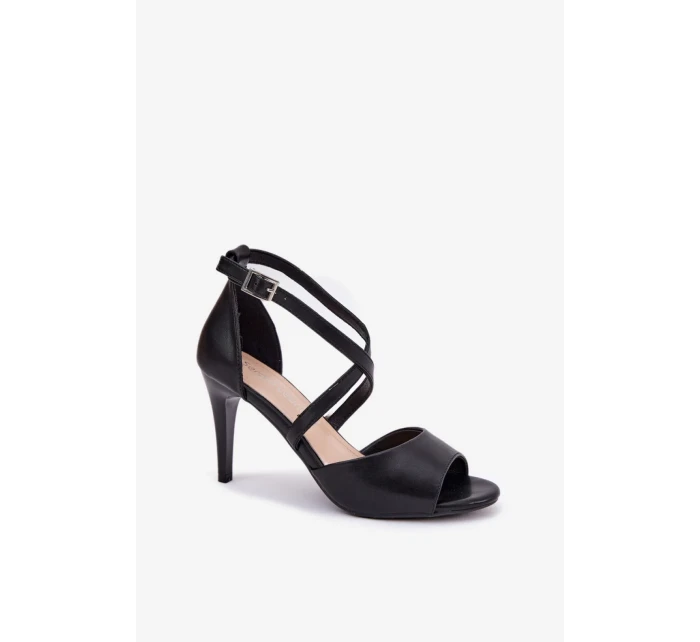 Sandále na podpätku model 211369 Vykročte štýlovo Sandále na podpätku model 211369 Vykročte štýlovo