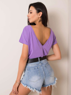 Tričko s fialovým výstrihom na chrbte