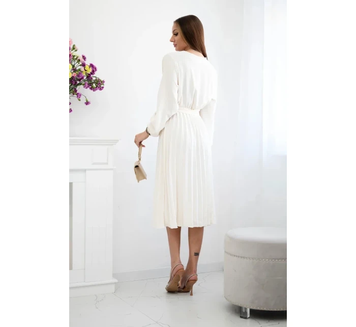 Šaty s viazaným plisovaným lemom svetlo béžové Šaty s viazaným plisovaným lemom svetlo béžové