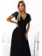 Černé dlouhé dámské šaty s výstřihem a krátkými rukávy model 20625782 - numoco basic Černé dlouhé dámské šaty s výstřihem a krátkými rukávy model 20625782 - numoco basic