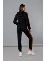 Čierno-oranžový dámsky teplákový komplet s lampasmi (KK0057)