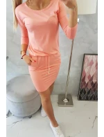 Viskózové šaty s viazaním v páse v marhuľovej farbe