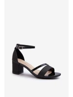 Dámské sandály na nízkém podpatku černé model 21658188 - VINCEZA Dámské sandály na nízkém podpatku černé model 21658188 - VINCEZA