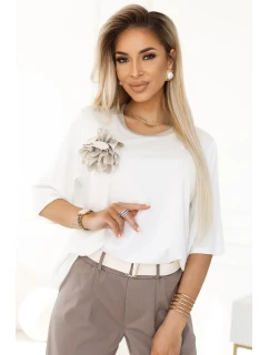 Pohodlná halenka s květinovou aplikací na ECRU model 21729080 - numoco basic