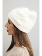 Dámská zimní čepice z vlny s ozdobným vzorem model 21782971 ecru - K-Fashion