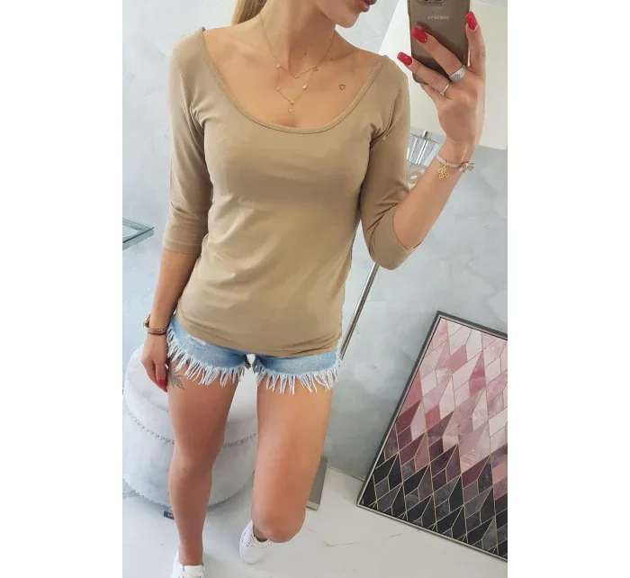 Velbloudí halenka s kulatým výstřihem Velbloudí halenka s kulatým výstřihem