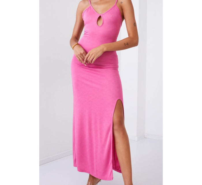Jednoduché maxi šaty s ramienkami a ružovou chlopňou