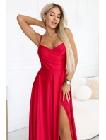 model 22015478 Dlouhé společenské šaty bez ramínek s rozparkem na nohou červené - numoco basic