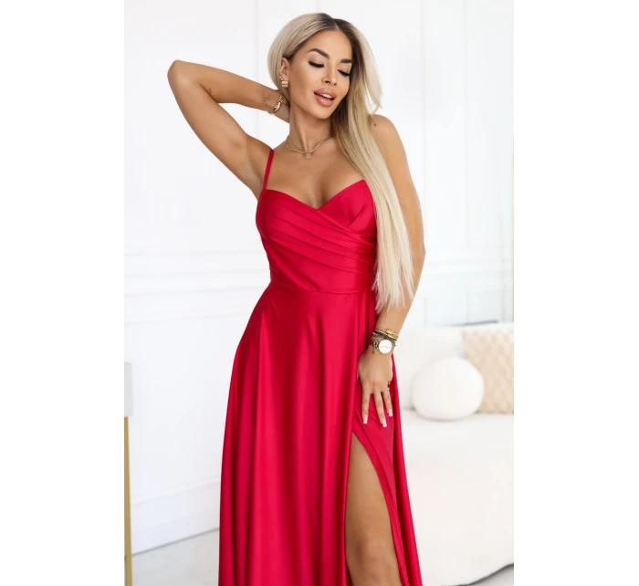 model 22015478 Dlouhé společenské šaty bez ramínek s rozparkem na nohou červené - numoco basic