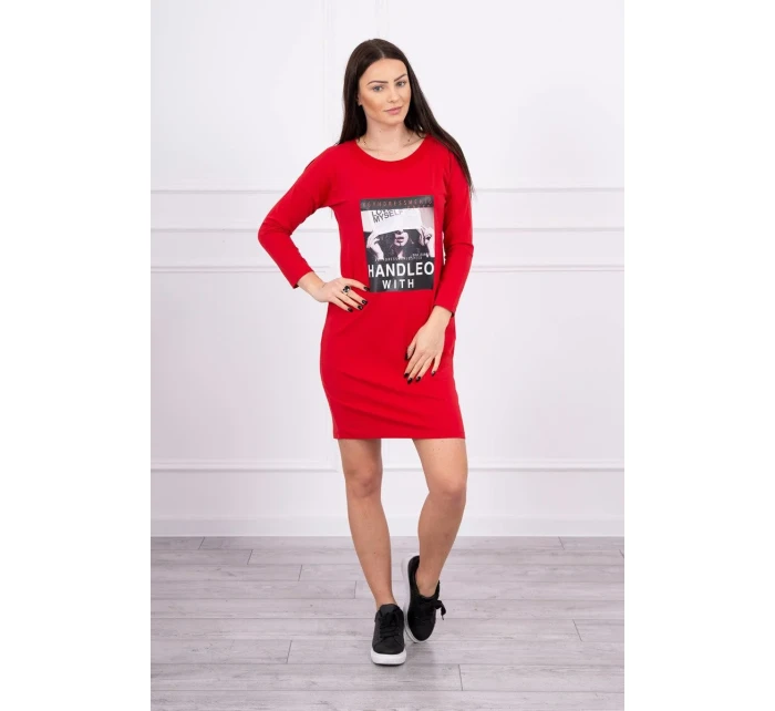 Šaty s potiskem model 18744060 v červené barvě - K-Fashion