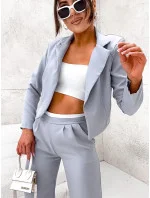 Šedá dámska súprava - krátke sako a široké nohavice (8263) Šedá dámska súprava - krátke sako a široké nohavice (8263)