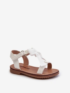 Lakované dětské sandálky s mašlí na suchý zip, bílé model 21662926 - Boto