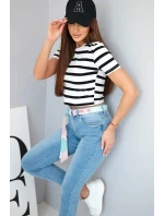 Dámske džínsy s vysokým pásom a voľnou nohou Dámske džínsy s vysokým pásom a voľnou nohou