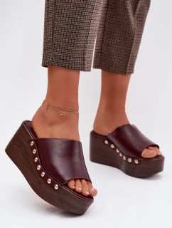 Dámské nazouváky na platformě a na podpatku s zlatými přezkami Bordó model 21960925 - Boto