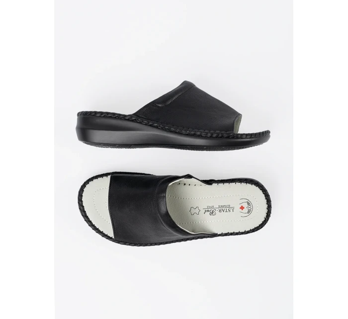 Moderné dámske čierne ponožky na plochom podpätku Moderné dámske čierne ponožky na plochom podpätku