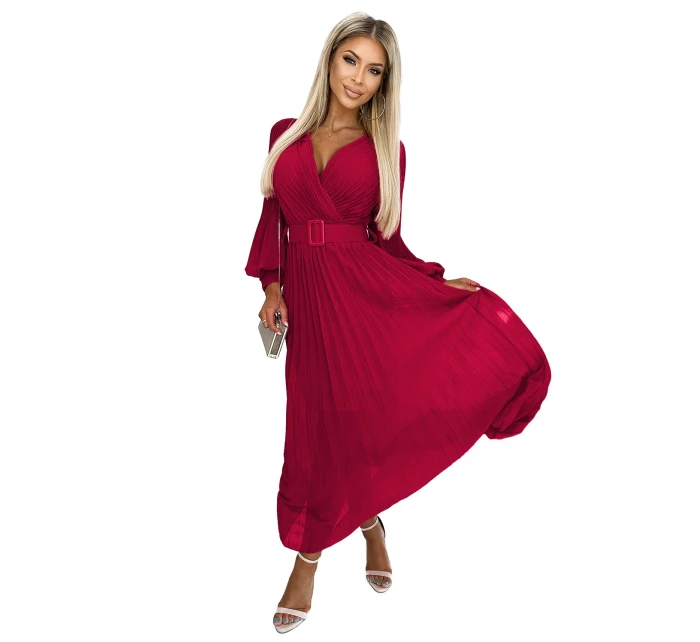 KLARA Dámské plisované šaty ve vínové bordó barvě s výstřihem a opaskem model 21109899 - numoco basic