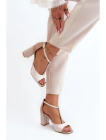 Kožené sandály na podpatku model 21647425 béžové - Laura Messi