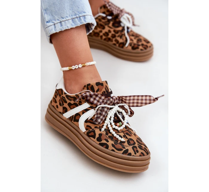 Dámské tenisky na platformě s ozdobami v vzoru hnědé model 21688403 - Boto Dámské tenisky na platformě s ozdobami v vzoru hnědé model 21688403 - Boto