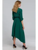 model 18002887 Šaty v midi délce s ozdobnými knoflíky zelené - Makover
