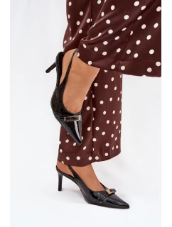 Lakierowane Czółenka Na Szpilce Ze Złotą Klamrą Czarne Vivae