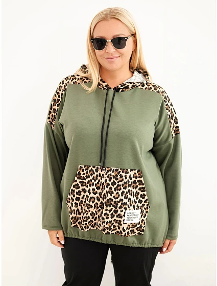 Dámska mikina Plus Size z viskózy s kapucňou a leopardovými vložkami v khaki farbe