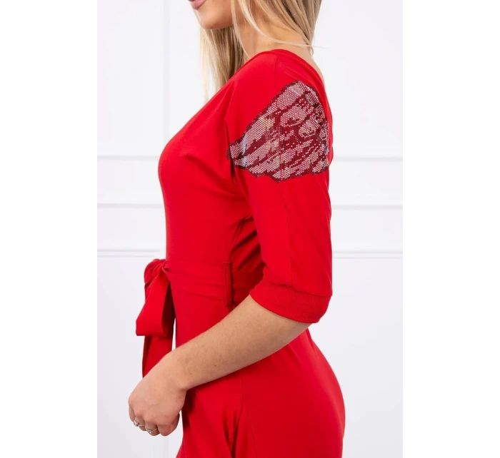 Šaty s model 18746562 na ramenou červené - K-Fashion Šaty s model 18746562 na ramenou červené - K-Fashion