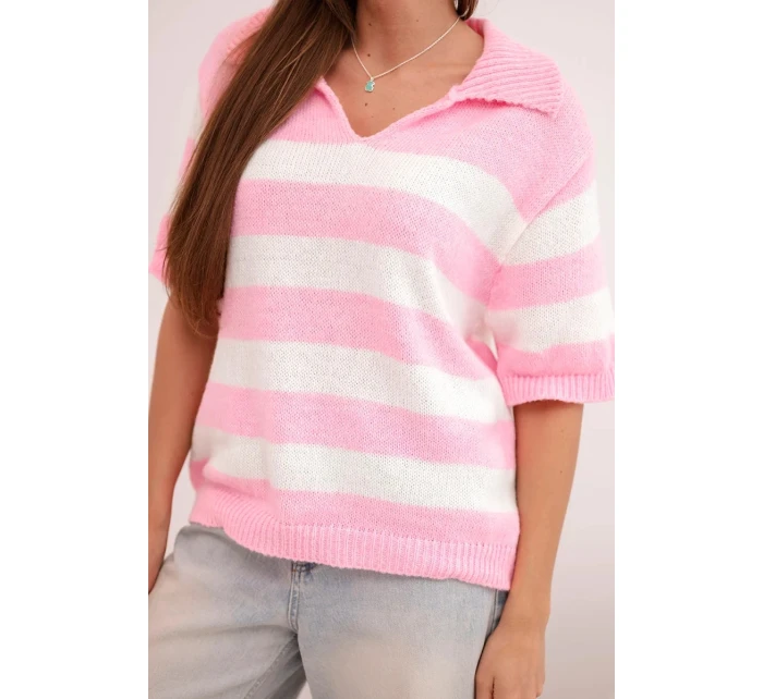 Dámsky pruhovaný sveter s golierom a krátkymi rukávmi ružovej farby