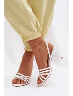 Sandále na podpätku model 227439 Krok vo veľkom štýle