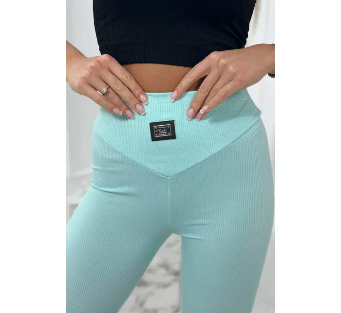 Pruhované mätové legíny