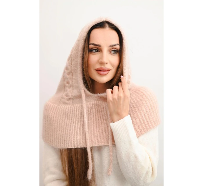 Dámská čepice s kapucí a pleteným vzorem bílá Dámská čepice s kapucí a pleteným vzorem bílá