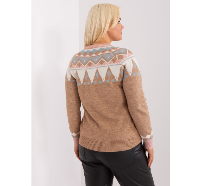 Tmavobéžový dámsky plus size sveter so vzormi