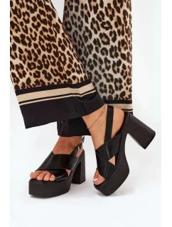 Sandály na podpatku model 21133330 černé Step in style - SWEET SHOES