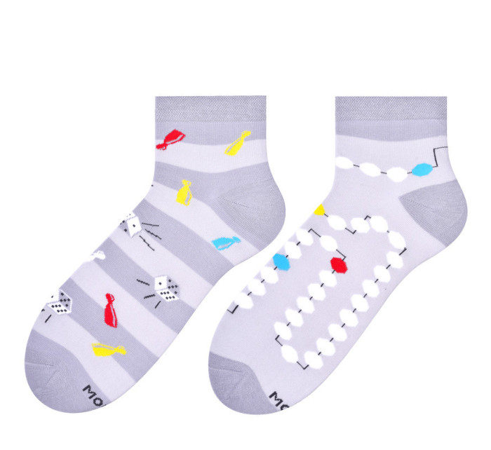 Krátke asymetrické pánske ponožky 035